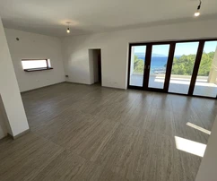Attico in vendita a Krk direttamente sul lungomare in Croazia