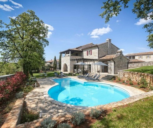 Beautiful Stone Villa with Pool and Premium Amenities – Tinjan Area