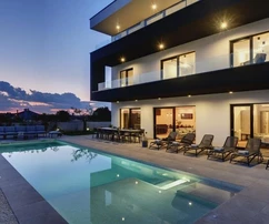 Modern and luxurious villa with pool and panoramic sea view, Pula, ISTRIA