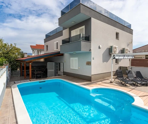 Casa en venta en Čiovo Slatine a pocos pasos del mar en Croacia