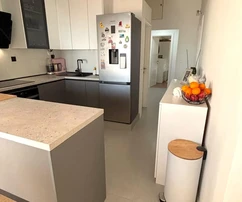 Split, penthouse à Žnjan de 119,6 m² avec vue sur la mer et 2 places de parking