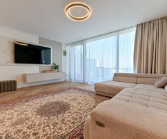 Podstrana - luxuriös eingerichtete Maisonette-Wohnung mit Garten und Dachterrasse