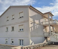 APPARTAMENTO ATTRAENTE CON VISTA MARE E GIARDINO, IN POSIZIONE TRANQUILLA, A 250 M DALLA SPIAGGIA!