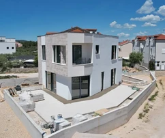 Srima - Villa de luxe dans un emplacement exceptionnel, à seulement 200 m de la plage