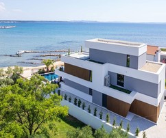 Villa de luxe exclusive en première ligne au bord de la mer