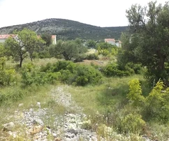 <p>Marina, Vinišće, stavebný pozemok 1650 m2, 130 metrov od mora</p>