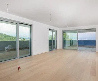 Trzypokojowe mieszkanie na sprzedaż w Opatiji z panoramicznym widokiem w Chorwacji