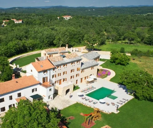 Istria, Grožnjan – Traditional Istrian estate with complete privacy
