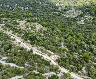<p>Vinišće, zemědělská půda 4534 m2, příjezdová cesta, 500 m od moře</p>