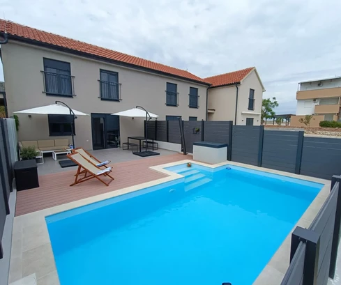 Dom s bazénom, Nin, 3 izby, 84,27 m²