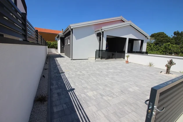 Apartamento de nueva construcción cerca de la playa - tu refugio en Vir!