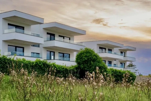 Luxuriöse Zweizimmerwohnung in Ugljan mit Gemeinschaftspool und Sommerküche
