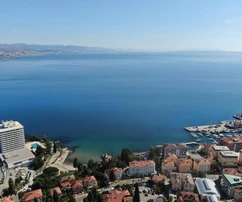 Luxusný byt s výhľadom na more na predaj v Opatiji v Chorvátsku