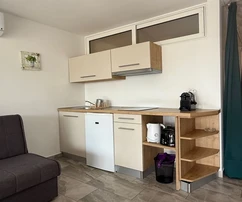 APPARTEMENT MEUBLÉ AVEC VUE SUR LA MER, DANS UN ENDROIT CALME !