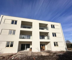 Istria, Poreč, apartamento de tres dormitorios en edificio nuevo con vista al mar, superficie útil neta 112,47 m²