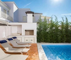 Isztria, Poreč: Luxus villa 4 hálószobával és medencével