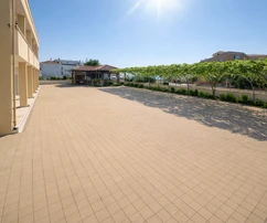 Potenciální mini-hotel / apartmánová budova - Sukošan, 70 m od moře