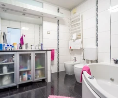 Exklusive Drei-Zimmer-Wohnung in Split-Trstenik zu verkaufen in Kroatien