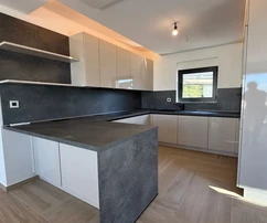 NOWY BLIŹNIAK Z BASENEM I WIDOKIEM NA MORZE, W SPOKOJNEJ OKOLICY!