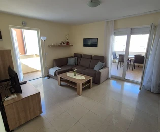 Wohnung im 1. Stock, Südseite, 50 Meter vom Meer mit Meerblick
