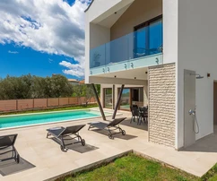 Isztria, Krnica: Kortárs villa tengerre néző kilátással