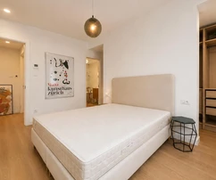 Split, Znjan, villa en bord de mer, appartement trois pièces avec loggia et deux places de garage