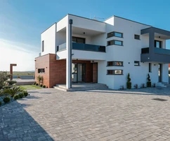 Роскошная вилла с бассейном на продажу в Привлаке, Хорватия