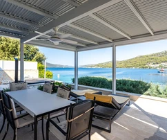 Direkt am Meer gelegenes Haus in Seget zu verkaufen in Kroatien