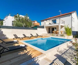 Villa moderna con piscina vicino al mare, Istria, Ližnjan