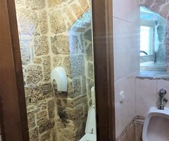 Café central de Sinj à vendre : emplacement privilégié sur la place de la ville