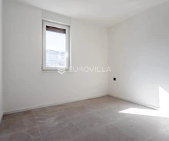 Sibenik, Grebastica, luxusní apartmán se čtyřmi ložnicemi blízko moře