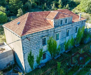 Straordinaria villa in pietra fatta a mano sull'isola di Šipan