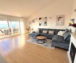 Split, attico a Žnjan di 119,6 m² con vista mare e 2 posti auto