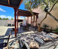 Casa con appartamenti in vendita a Privlaka vicino al mare in Croazia