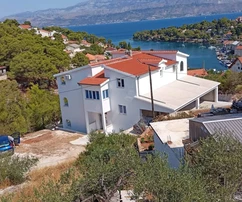 Einfamilienhaus auf der Insel Brač in Splitska mit Meerblick zu verkaufen in Kroatien