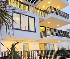 Gyönyörű villa Čiovo szigetén, medencével és lenyűgöző tengerre néző panorámával