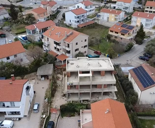 Prodaja zgrade s četiri stana u gradu Krku (250m od mora)