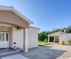 Istrie, Tinjan – Okouzlující přízemní dům s bazénem