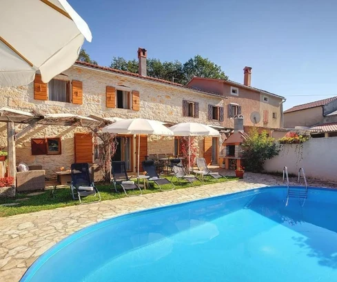 Istria, Gračišće, authentic Istrian stone house with pool