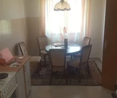 Trogir, Centro, apartamento de tres habitaciones 92 m2, excelente ubicación cerca de todos los servicios