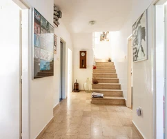 Maison de trois étages à vendre à Jelsa Hvar en Croatie