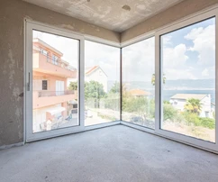 Amplia villa en venta cerca de la playa de Čiovo en Croacia