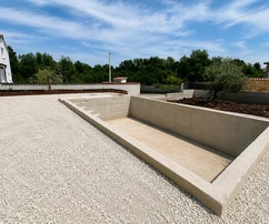 Istria, vicino a Poreč - villa in grezzo con piscina, a soli 4 km dal mare