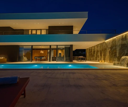 Grožnjanban modern dizájner villa medencével eladó Horvátországban
