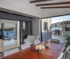 Villa de luxe à Rogoznica avec piscine et vue sur la mer