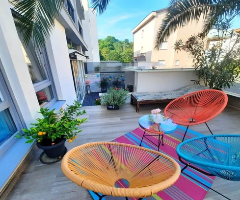 APARTAMENTO AMUEBLADO EN UNA UBICACIÓN ATRACTIVA, ¡A 100 M DEL MAR!