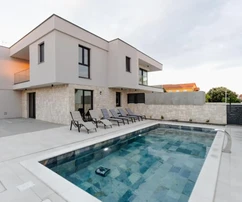 Villa moderne avec piscine à vendre à Mandre sur l'île de Pag en Croatie
