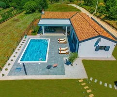 Istria, Labin: Pôvabný dom s bazénom v obci