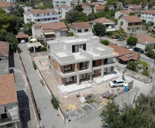 Casa bifamiliare con piscina in vendita sull'isola di Murter in Croazia