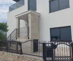 Дом Kaštel Štafilić, Kaštela, 395 м²